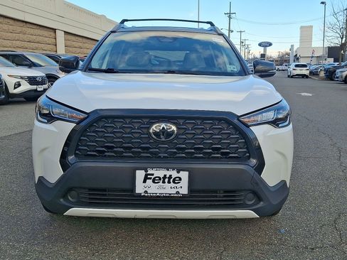 Used 2023 Toyota Corolla Cross LE image 2