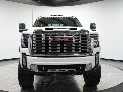 New 2026 GMC Sierra 2500 Denali w/ Denali Reserve Package image 2