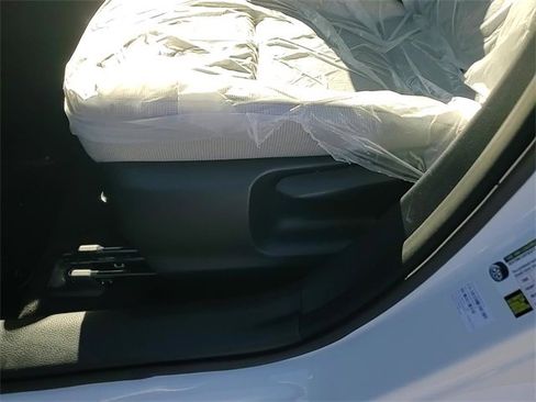 Used 2026 Toyota Corolla LE image 11