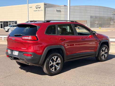 Used 2015 Jeep Cherokee Trailhawk w/ Comfort/Convenience Group AWD/4WD image 8
