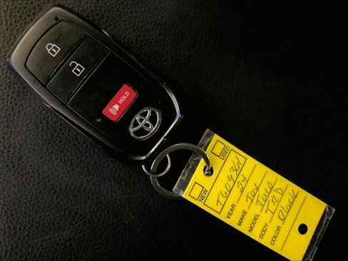 Certified 2024 Toyota Tacoma TRD Off-Road image 12