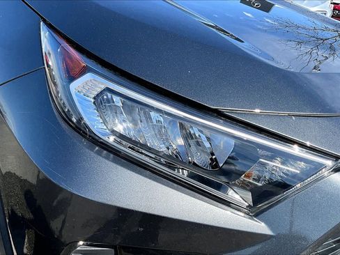 Used 2021 Toyota RAV4 XLE image 27