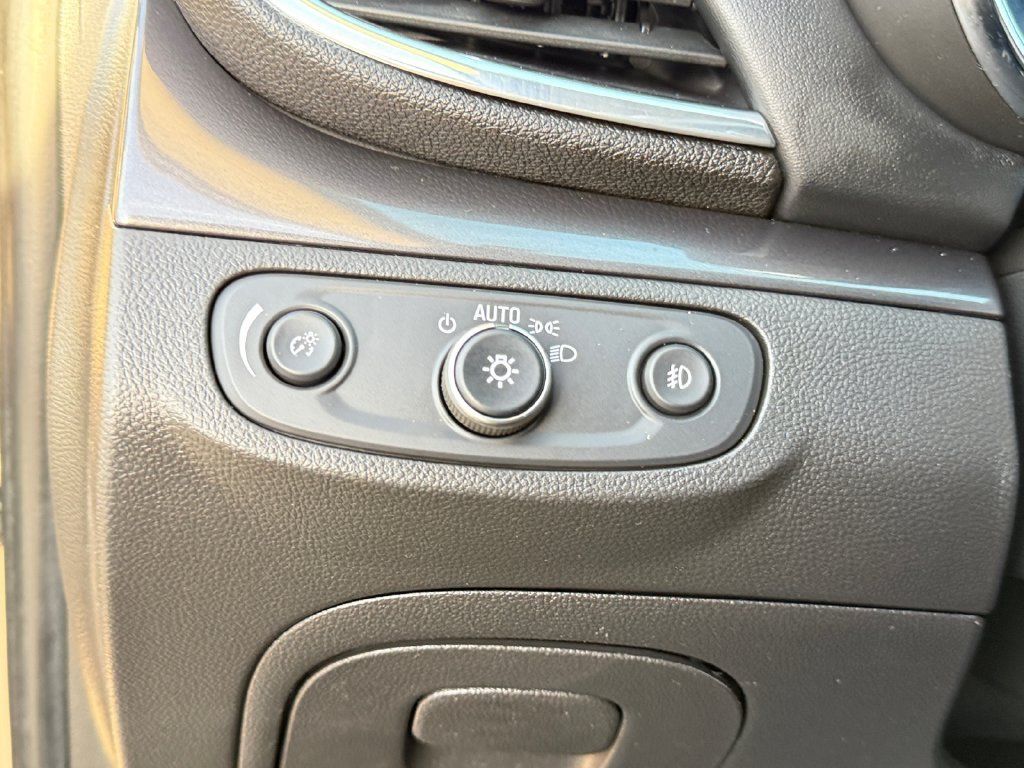 Used 2019 Buick Encore Essence w/ Experience Buick Package AWD/4WD image 21