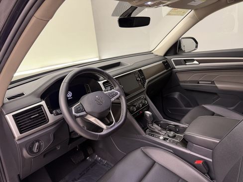 Used 2023 Volkswagen Atlas SE w/ Panoramic Sunroof Package AWD/4WD image 4