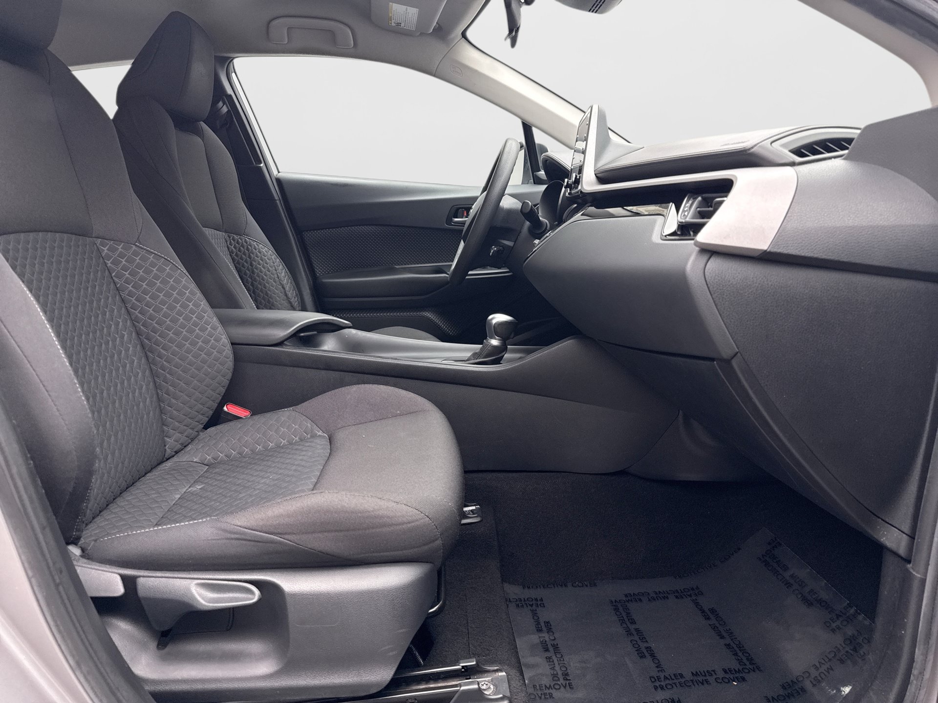 Used 2020 Toyota C-HR LE FWD image 16