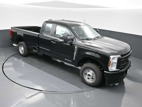 New 2025 Ford F250 XL w/ FX4 Off-Road Package image 9