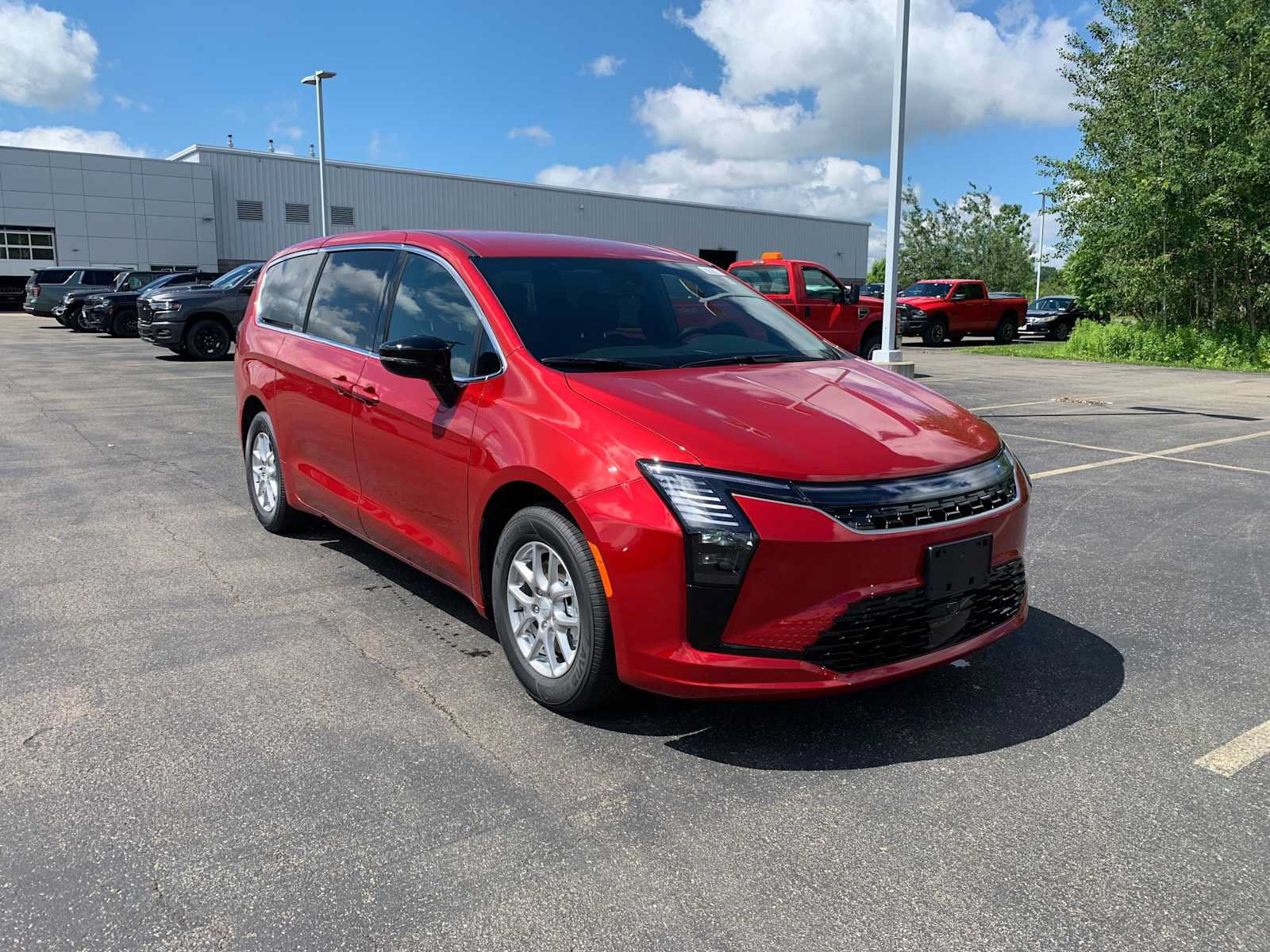 New 2027 Chrysler Pacifica Select FWD image 3