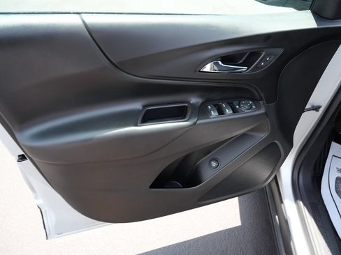Used 2020 Chevrolet Equinox LT AWD/4WD image 16