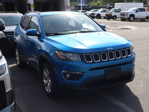 Used 2018 Jeep Compass Latitude w/ Popular Equipment Group AWD/4WD image 13