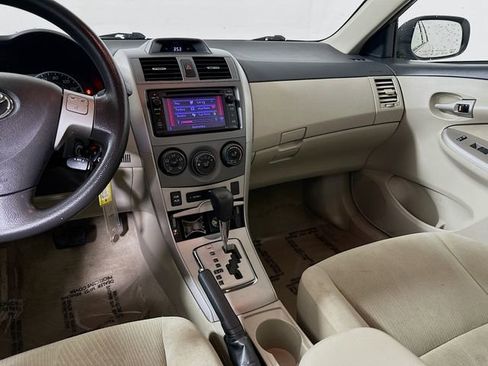 Used 2013 Toyota Corolla LE image 24