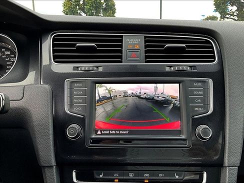 Used 2016 Volkswagen GTI SE image 11