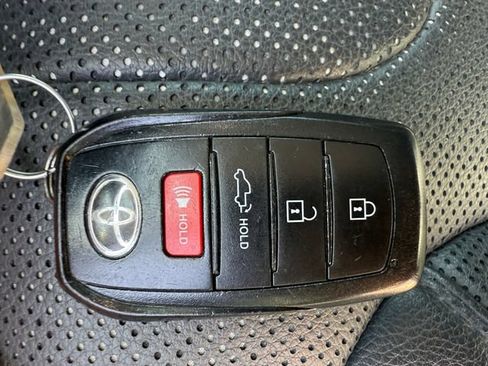 Used 2022 Toyota Tundra Limited w/ Power Package AWD/4WD image 24