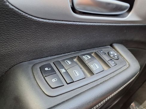 Used 2024 Chrysler Pacifica Limited FWD image 17
