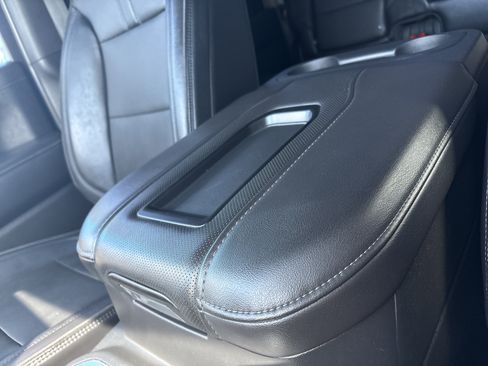 Used 2021 Chevrolet Silverado 1500 High Country w/ Technology Package image 33