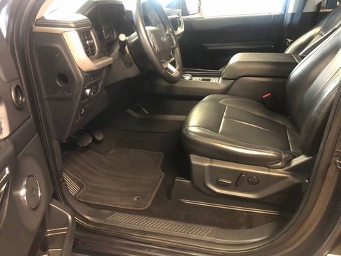 Used 2022 Ford Expedition XLT RWD image 5