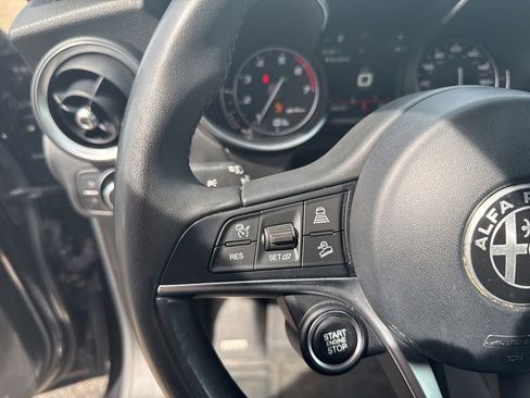 Used 2018 Alfa Romeo Stelvio Ti AWD/4WD image 22
