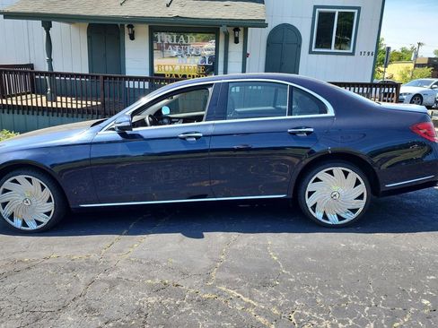 Used 2018 Mercedes-Benz E 300 4MATIC image 8