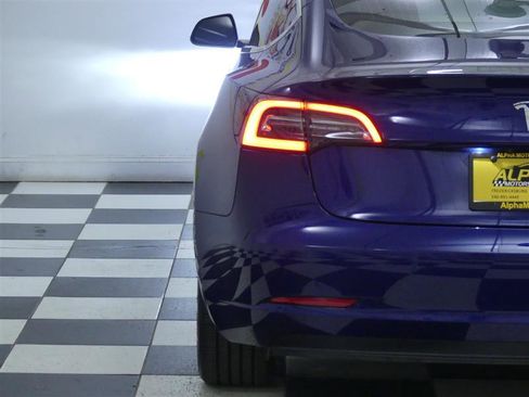 Used 2018 Tesla Model 3 Long Range image 27