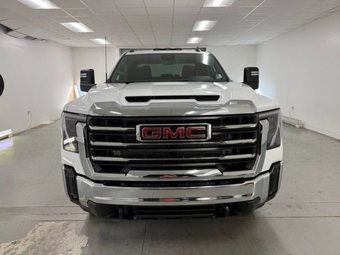 New 2026 GMC Sierra 3500 SLE w/ SLE Convenience Package image 2
