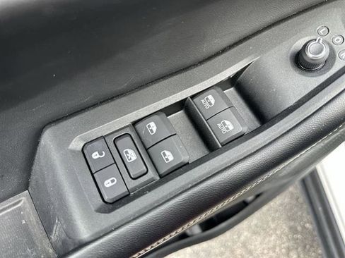 Used 2023 Jeep Grand Cherokee Laredo w/ Luxury Tech Group I image 16