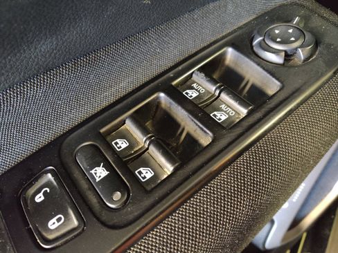 Used 2020 Jeep Renegade Sport image 27