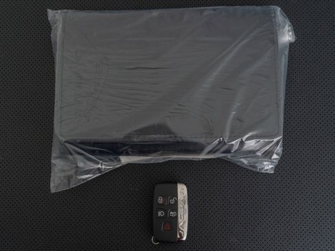 Used 2019 Jaguar F-TYPE R-Dynamic image 21