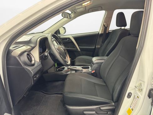 Used 2018 Toyota RAV4 LE image 11