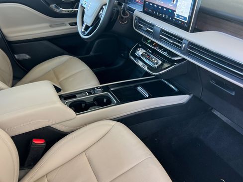 Used 2025 Lincoln Corsair Grand Touring w/ Equipment Group 301A image 16