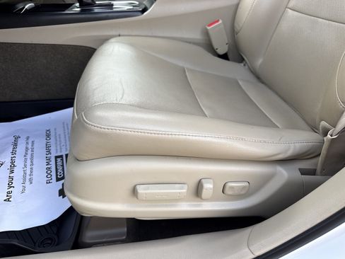 Used 2017 Acura RDX AWD w/ Advance Package image 12