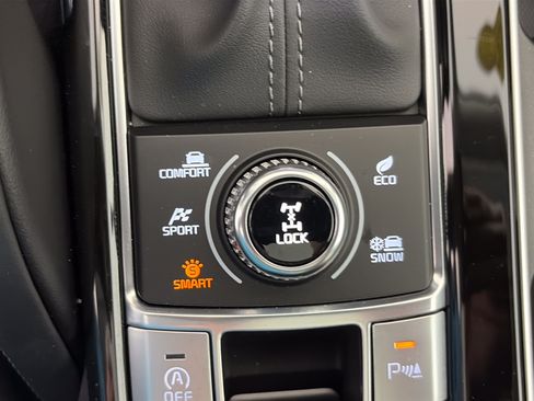 Certified 2025 Kia Telluride SX Prestige AWD/4WD image 33