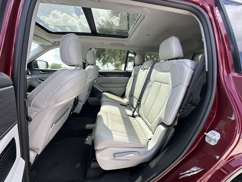 Certified 2022 Jeep Grand Cherokee L Overland RWD image 19