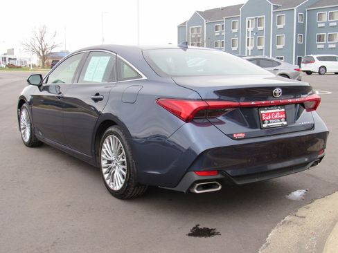 Used 2019 Toyota Avalon Limited image 8