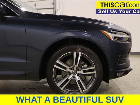 Used 2021 Volvo XC60 T5 Momentum w/ Premium Package FWD image 10
