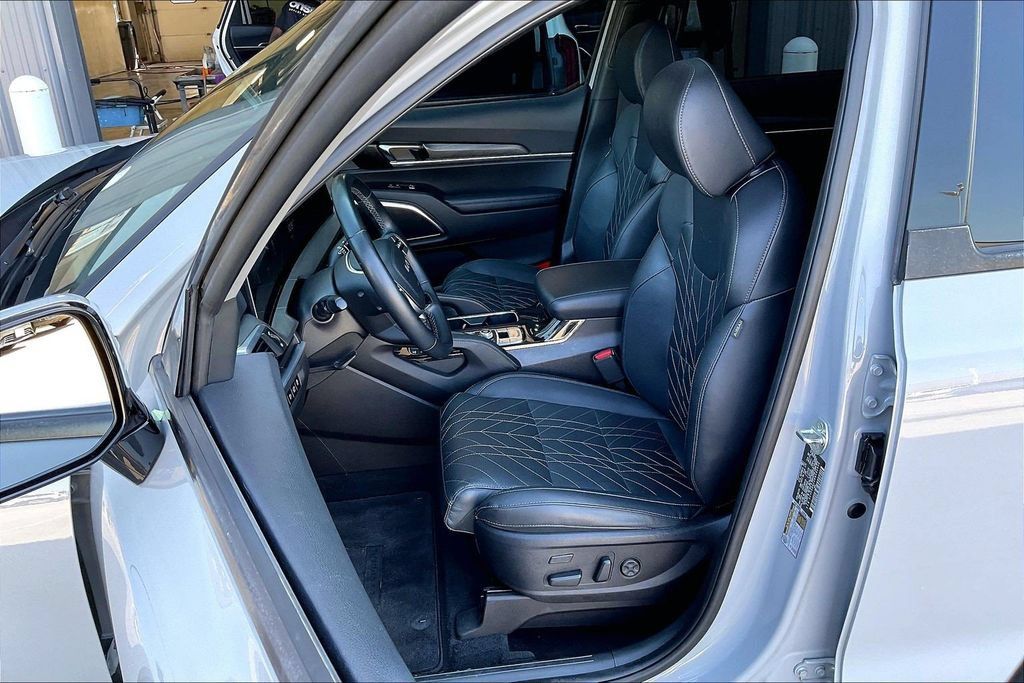 Used 2024 Kia Telluride SX X-Pro AWD/4WD image 25