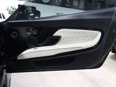 Used 2019 Aston Martin DBS Superleggera image 21