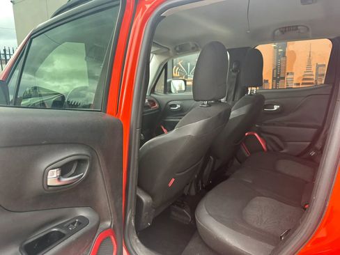 Used 2015 Jeep Renegade Trailhawk AWD/4WD image 9