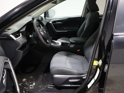 Used 2019 Toyota RAV4 XLE image 11