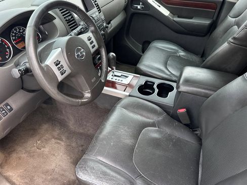 Used 2011 Nissan Pathfinder LE w/ Navigation Pkg AWD/4WD image 10