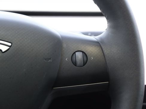 Used 2024 Tesla Model Y Long Range RWD image 21