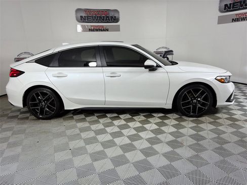 Used 2024 Honda Civic Sport Touring image 4