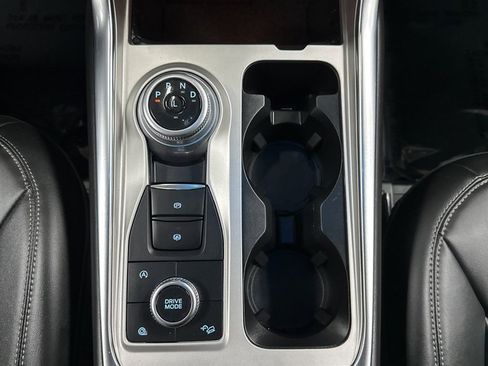 Used 2024 Ford Explorer XLT w/ Equipment Group 202A image 25