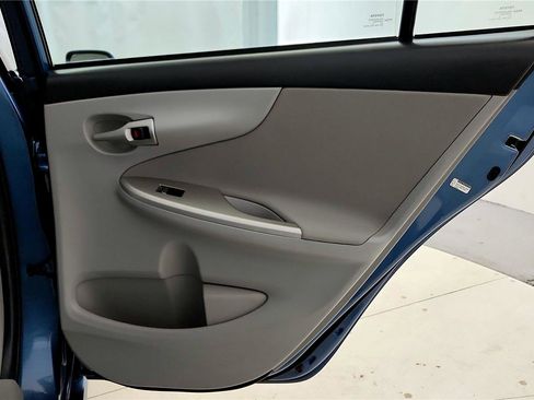 Used 2013 Toyota Corolla LE FWD image 19