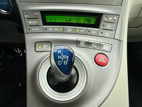 Used 2015 Toyota Prius Three image 26