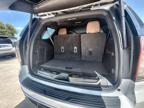 Used 2023 Chevrolet Tahoe High Country w/ LPO, Illumination Package AWD/4WD image 25