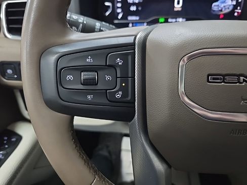 Used 2023 GMC Yukon XL Denali image 20