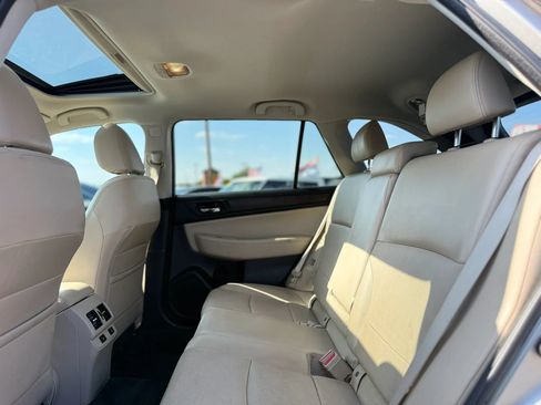 Used 2017 Subaru Outback 2.5i Limited AWD/4WD image 19
