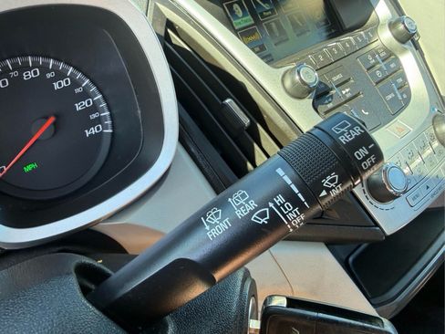 Used 2017 Chevrolet Equinox LS FWD image 25