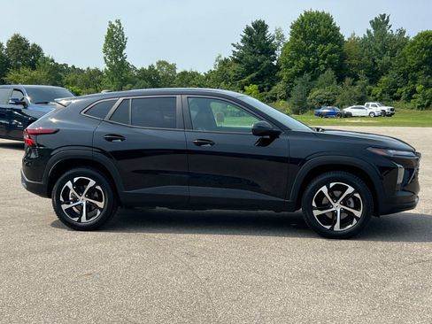 Certified 2024 Chevrolet Trax RS w/ Sunroof Package FWD image 16