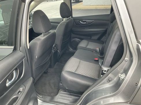 Used 2018 Nissan Rogue SV w/ Sun & Sound Touring Package AWD/4WD image 12
