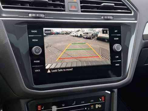 Used 2023 Volkswagen Tiguan SE R-Line image 25